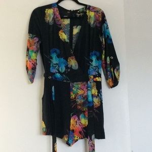 YANNI KIM LIKE NEW SHORTS ROMPER